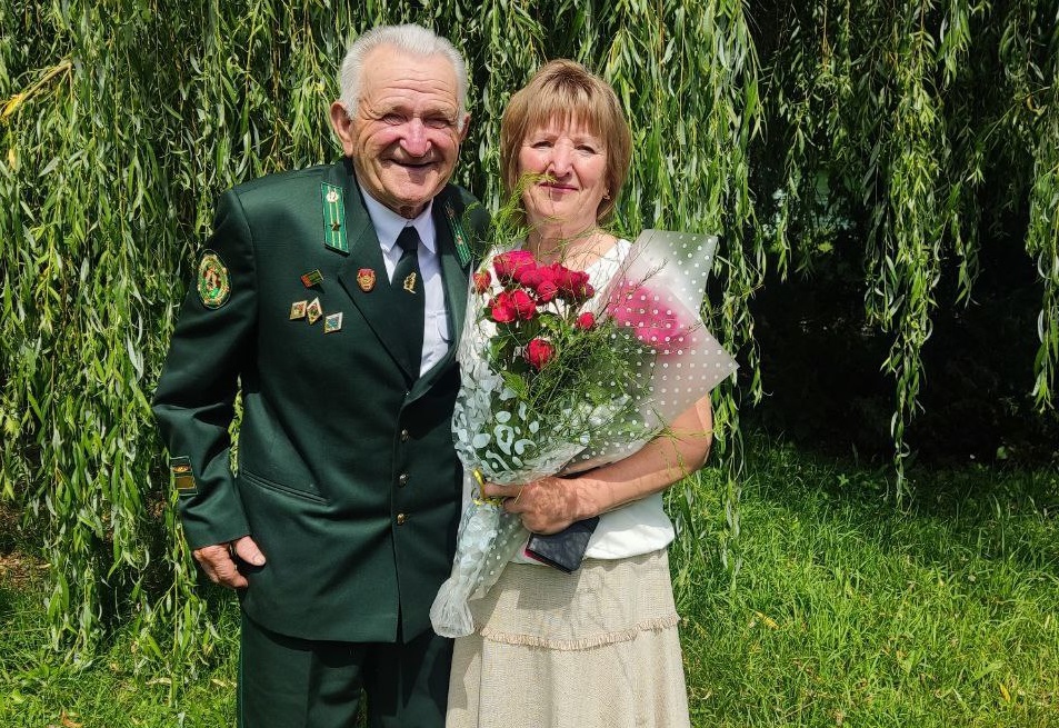 С денём пожилого человека