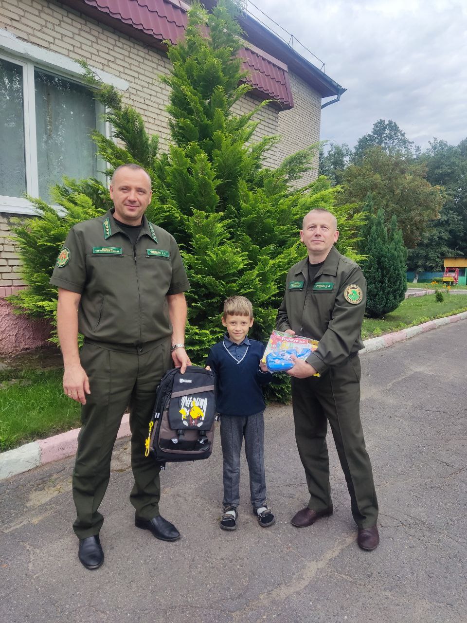 В ШКОЛУ С РАДОСТЬЮ